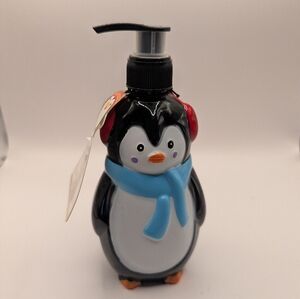 New Simple Pleasures Iced Raspberry Frosting Hand Soap